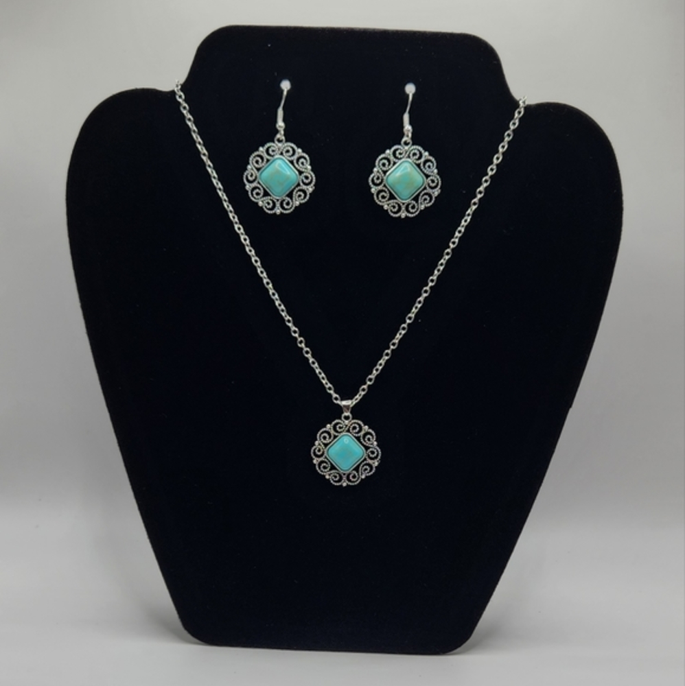 Beautiful Turquoise‎ Necklace and Earring Set, Birthday Gift, Anniversary Gift